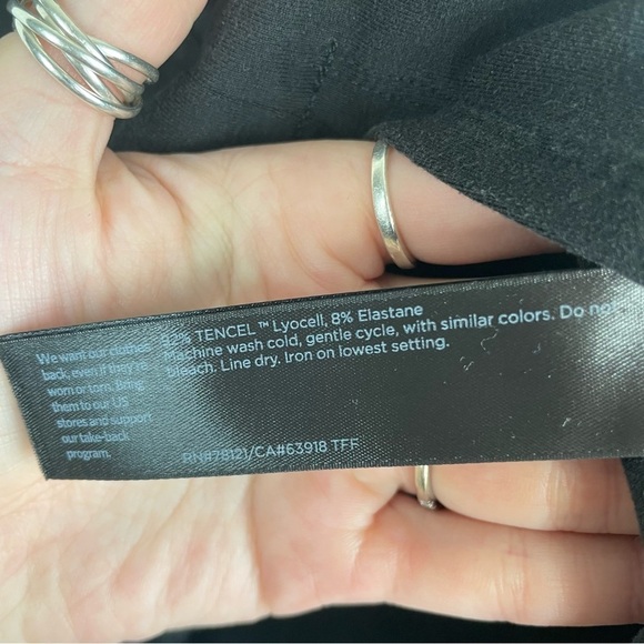 Eileen Fisher classic black tank medium - Picture 3 of 4